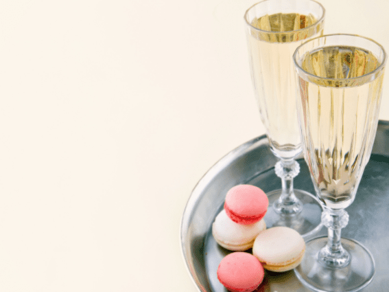 L'association champagne & macarons