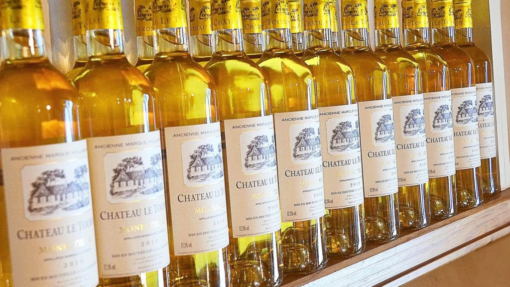 Vin moelleux, liquoreux, vin doux naturel et vendanges tardives : comment les différencier ?