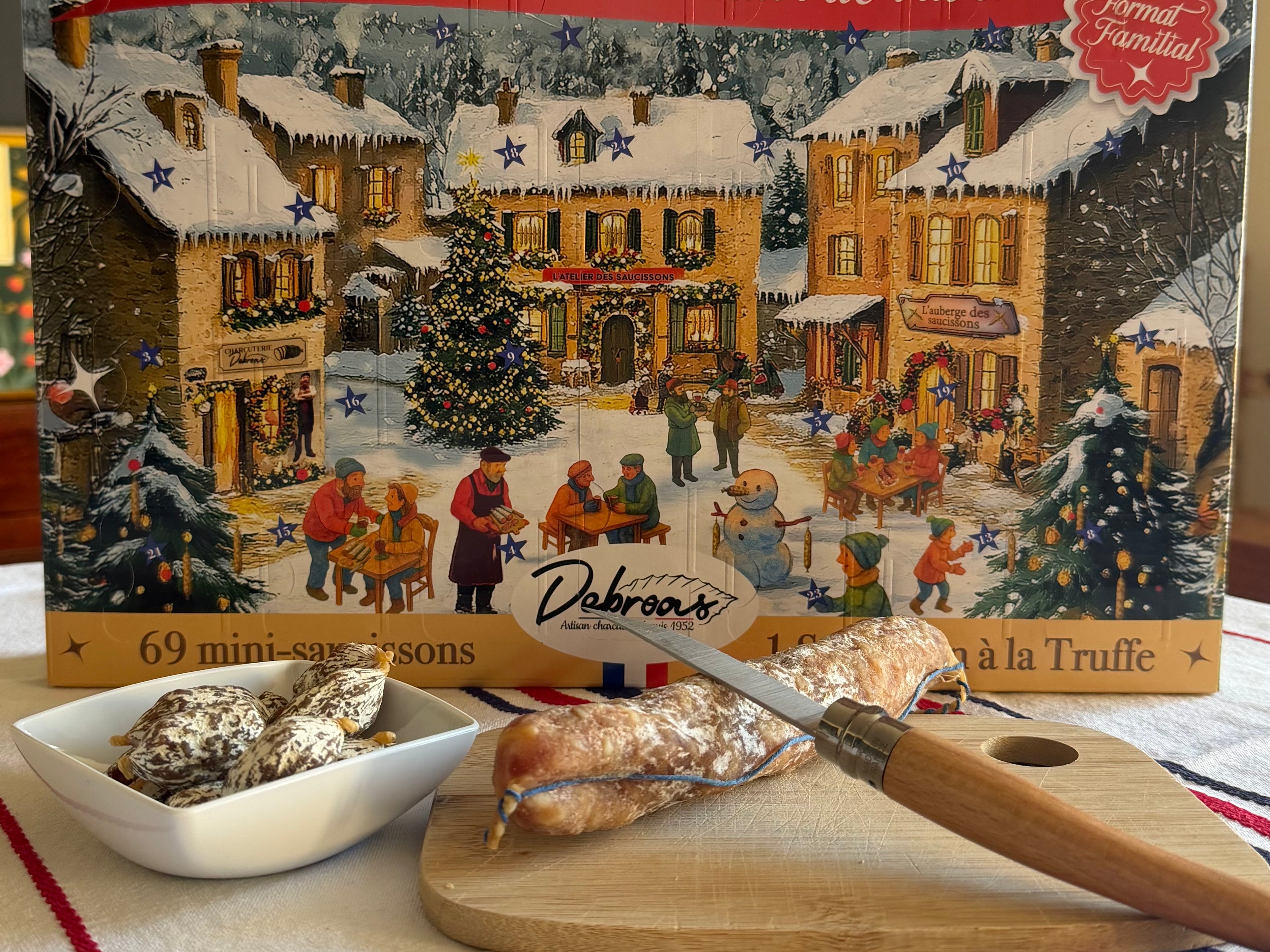 Calendario dell'Avvento con 69 mini-salamini e 1 salamino secco intero - 476 grammi
